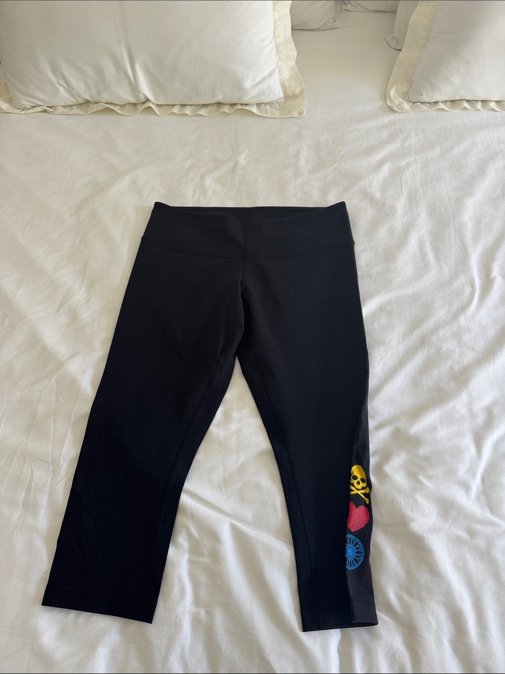 Black Active Crop Leggings with Colorful Side Motif
